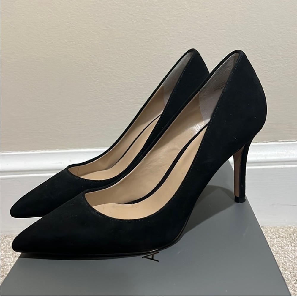 Ann Taylor Black Mika Suede Pumps